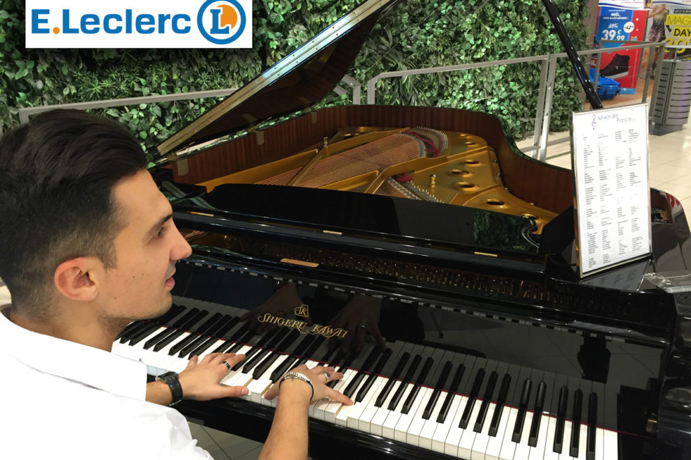 animation piano centre commercial