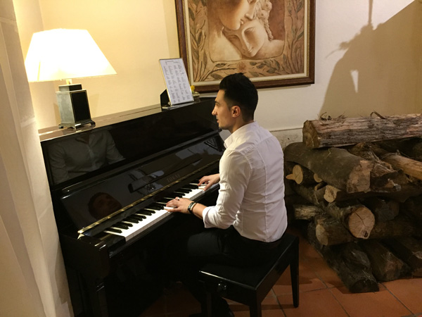 Pianiste pour hôtel